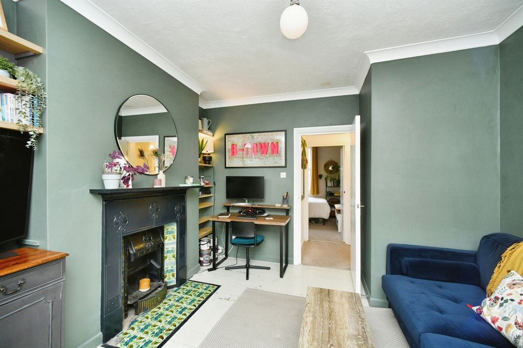 Property photo 1 of 17