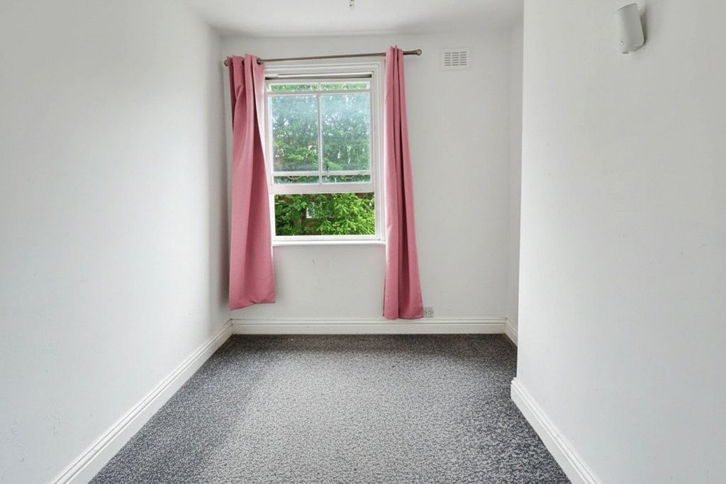 Property photo 3 of 9 Picture No. 06