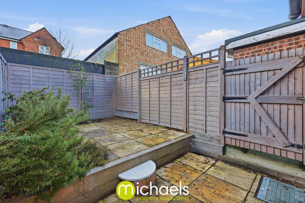 Property photo 2 of 17