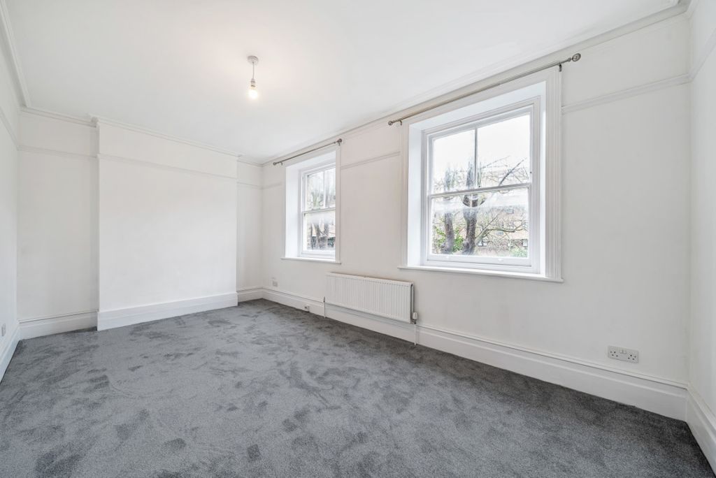 Property photo 2 of 8 1079832 (2)