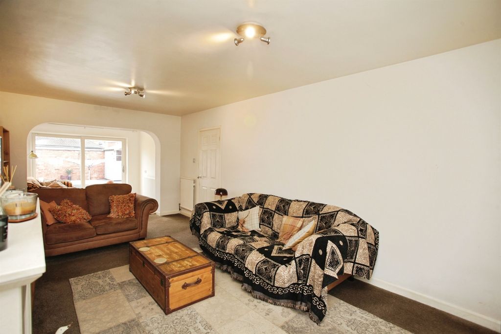 Property photo 2 of 23