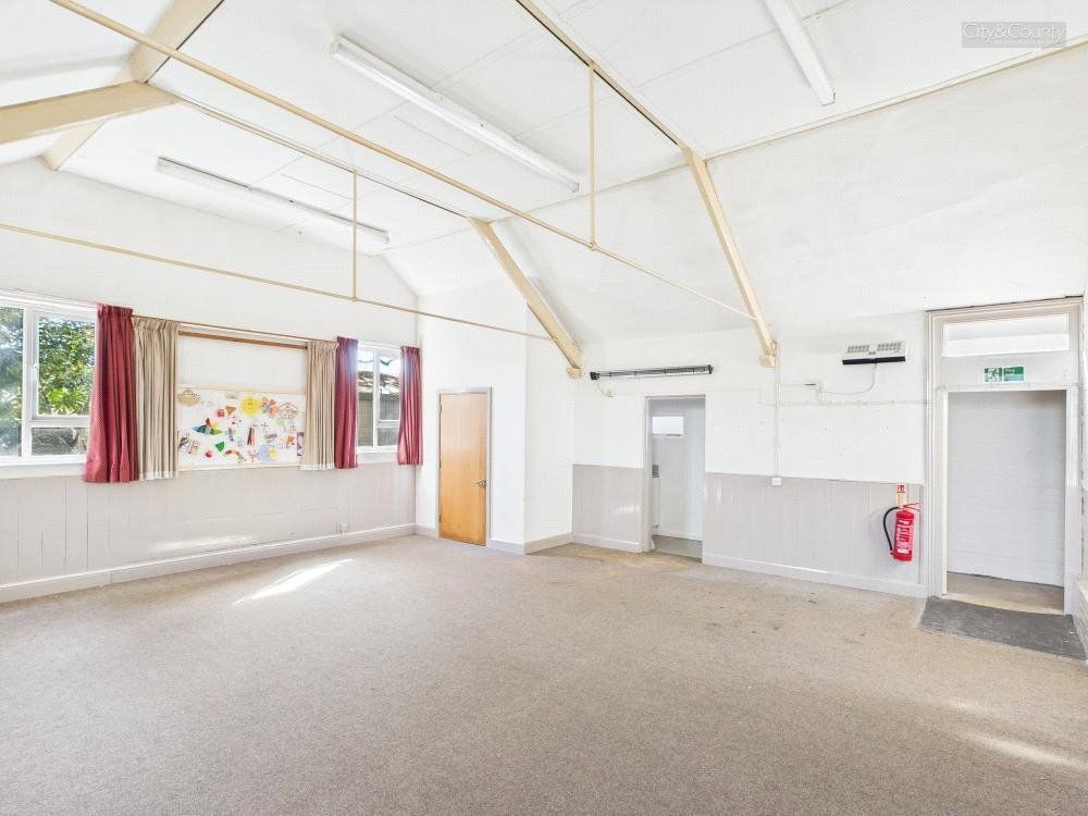 Property photo 3 of 8 Picture No. 06