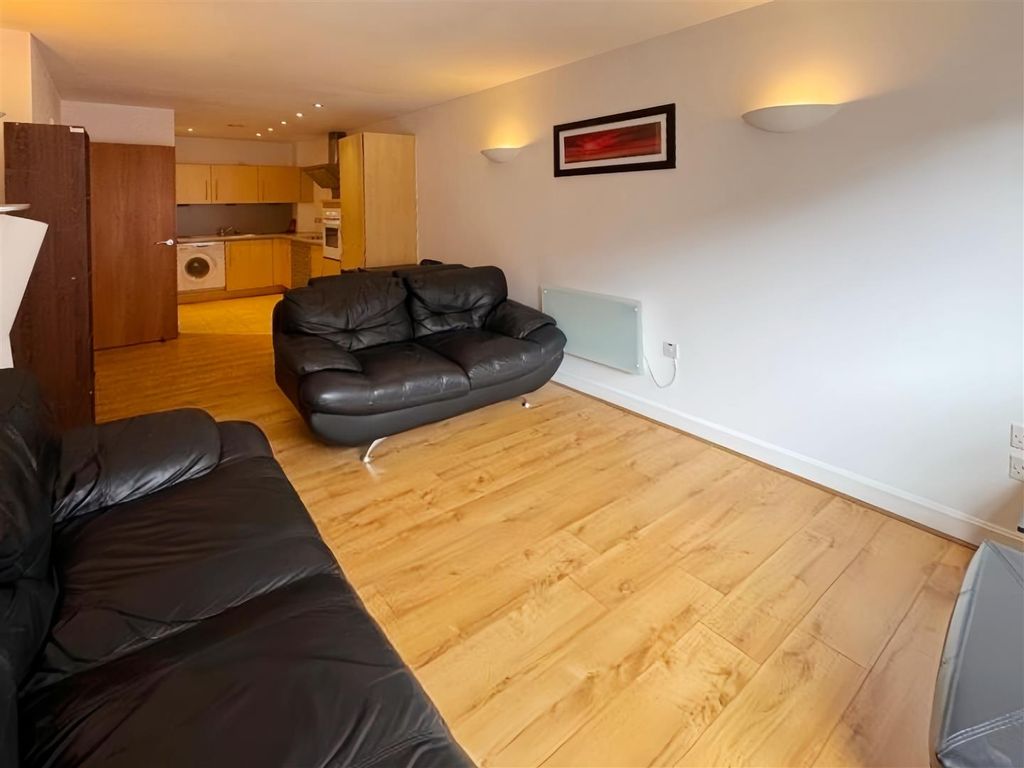 Property photo 3 of 9 Fc3d6A8888F1c4E08c8Fcc03ba942cd9.Jpg
