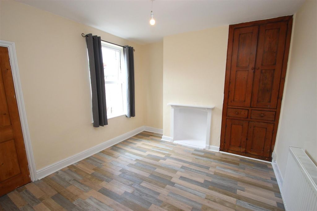 Property photo 3 of 8 Img_0184.Jpg