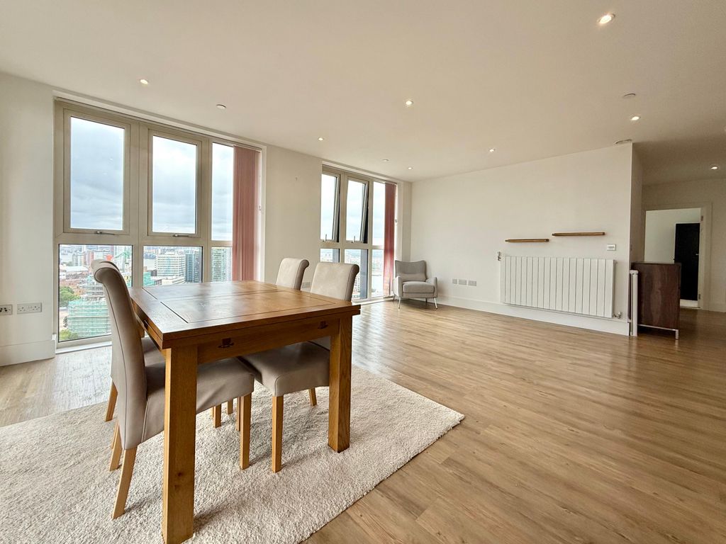 Property photo 3 of 19 Gallery