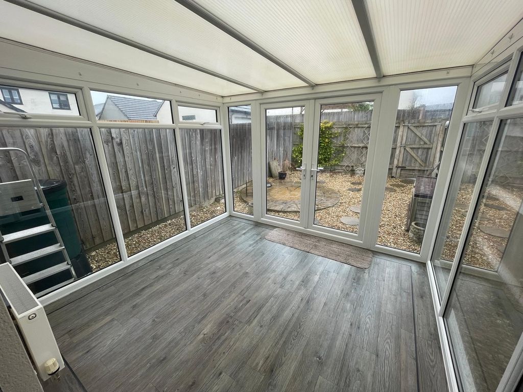 Property photo 2 of 8 Conservatory