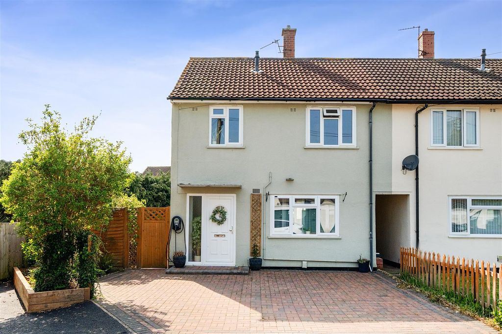 Property photo 1 of 18 Front/Driveway