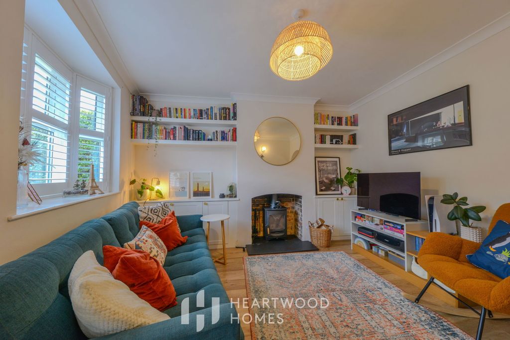 Property photo 2 of 17