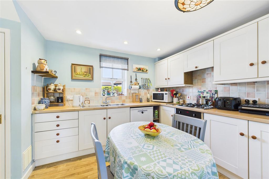 Property photo 3 of 21 Kitchen Diner