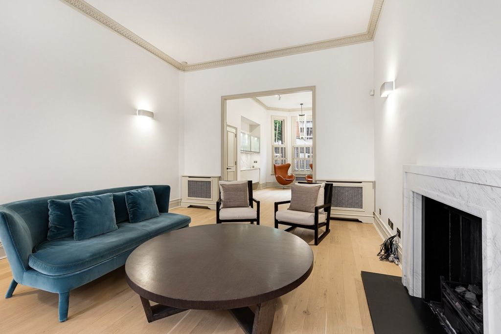 Property photo 1 of 18 Reception Room