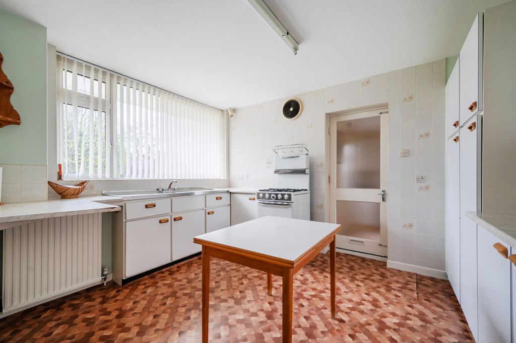 Additional image 6 of 4 bed detached house for saleShepherds Way, Liphook GU30