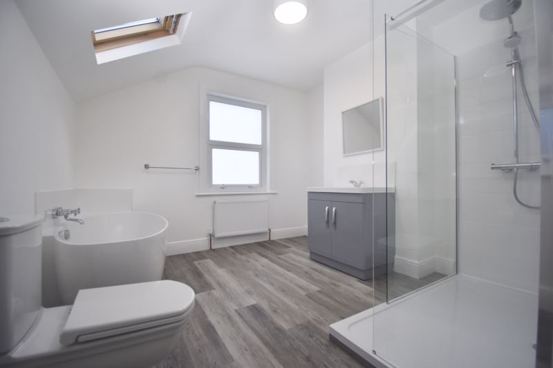 Property photo 3 of 17 Photo 10