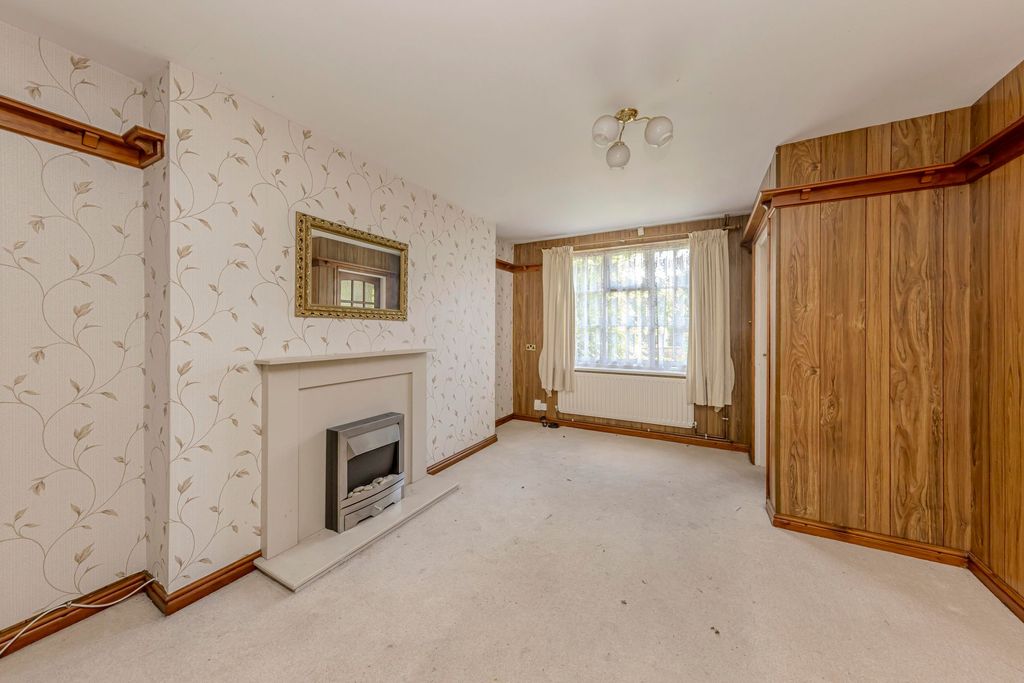 Property photo 3 of 27