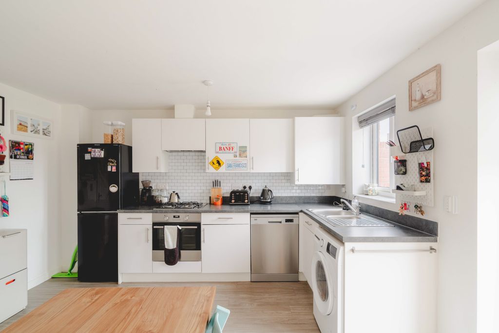 Property photo 3 of 23 3