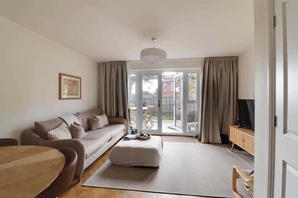 Property photo 2 of 17