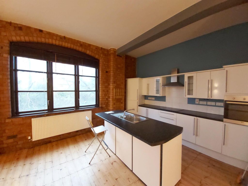 Property photo 1 of 10 Kitchen