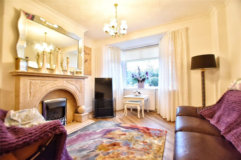 Property photo 2 of 17 Living Room