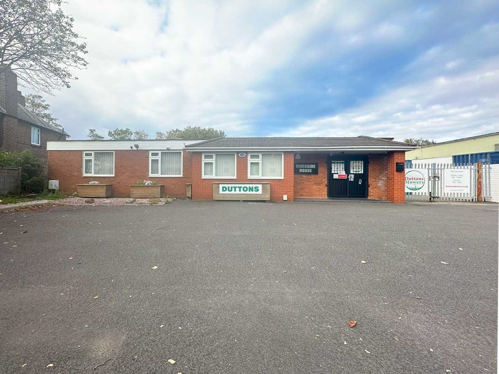 Property photo 1 of 9