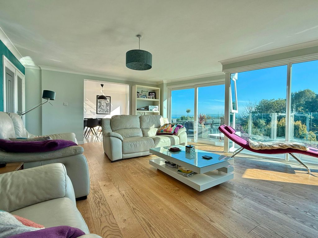 Property photo 3 of 33