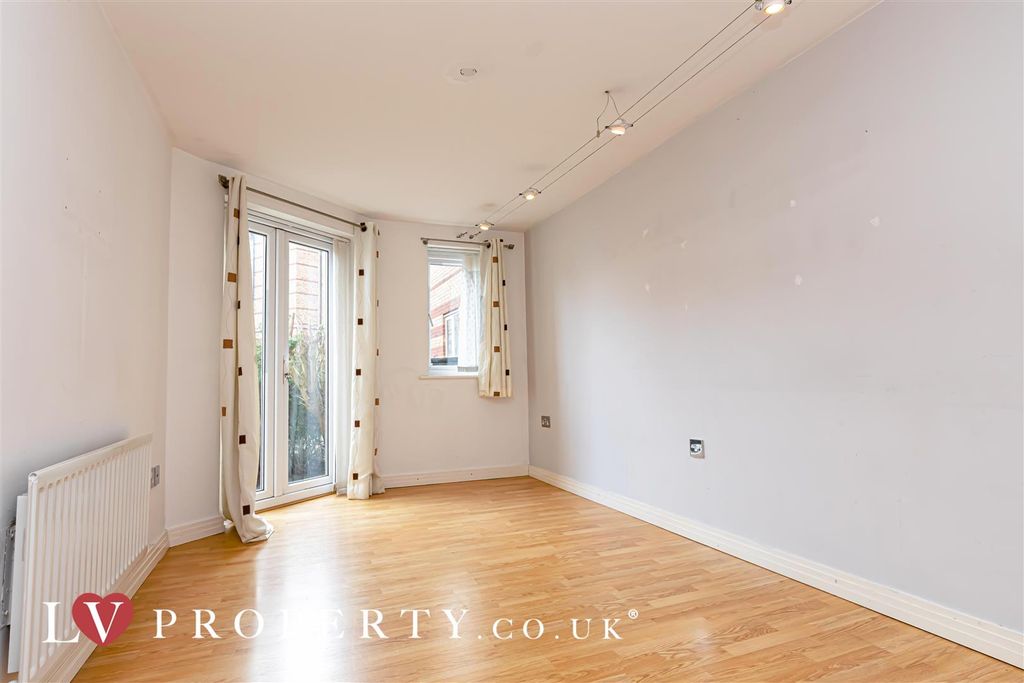 Property photo 2 of 9 6.Jpg