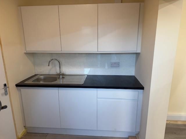 Property photo 1 of 4 Kit.Jpg