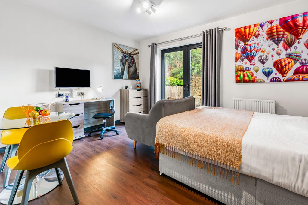 Property photo 1 of 8 Property Photo