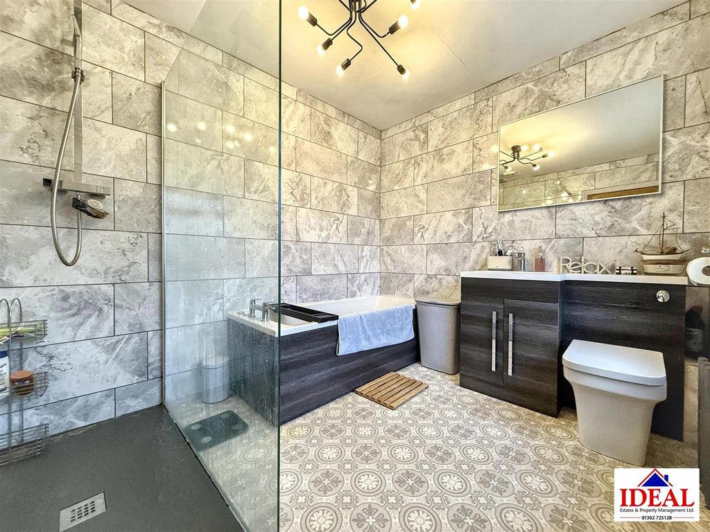 Property photo 3 of 16 Image00031.Jpg