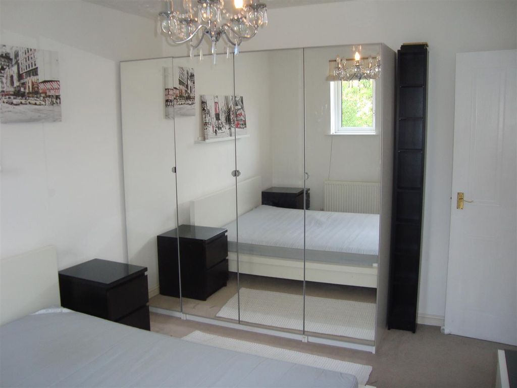 Property photo 2 of 14 Bedroom One (1)