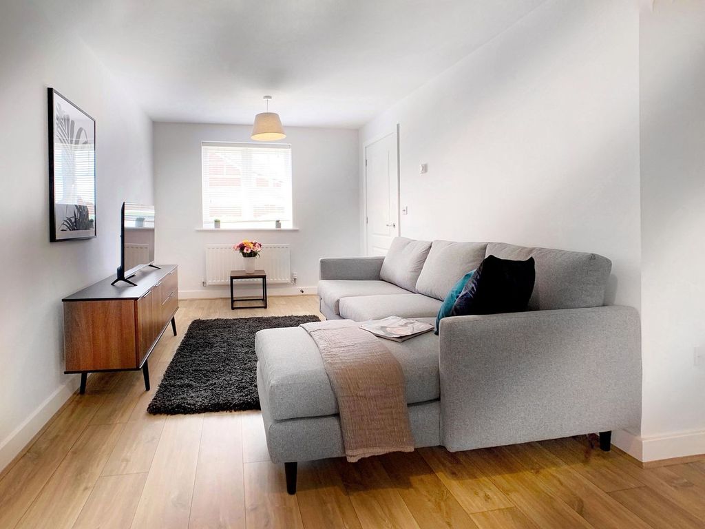 Property photo 1 of 16 Living Room