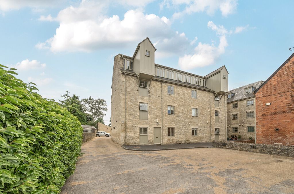 Property photo 1 of 22 Front External