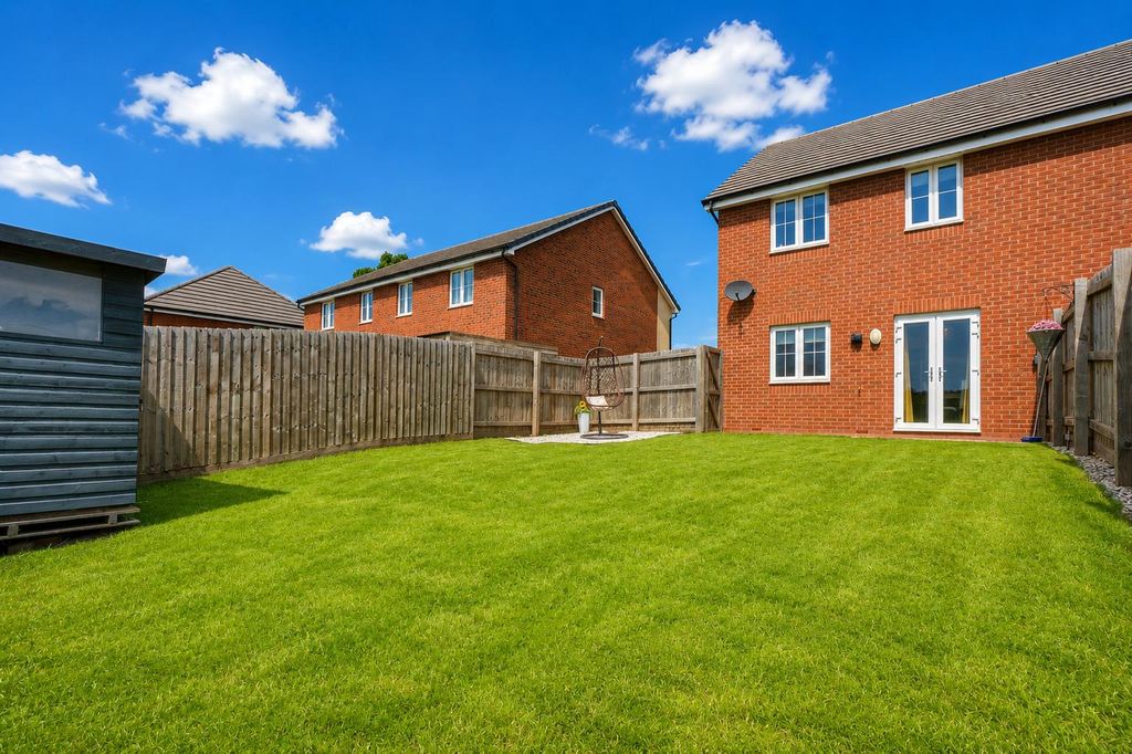 Property photo 2 of 19 B8B41A08-d517-4Fc4-9Da7-F83360F620E3.Png