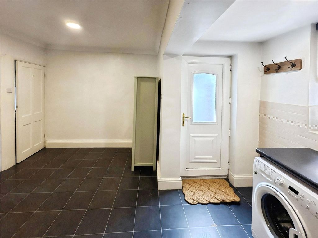 Property photo 3 of 15 Kitchen