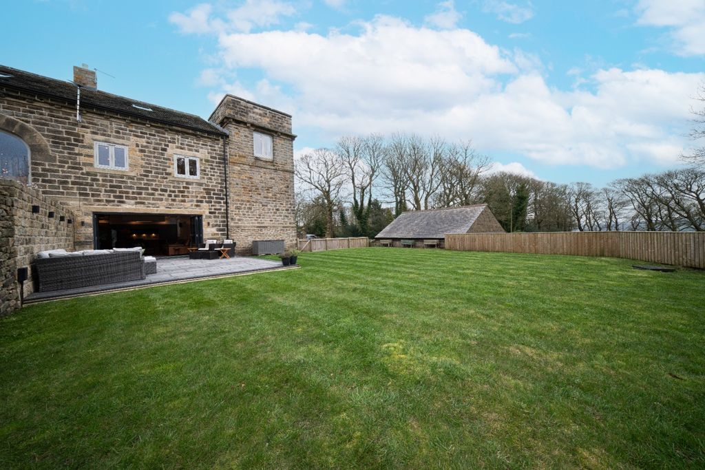 Property photo 2 of 47 5006695