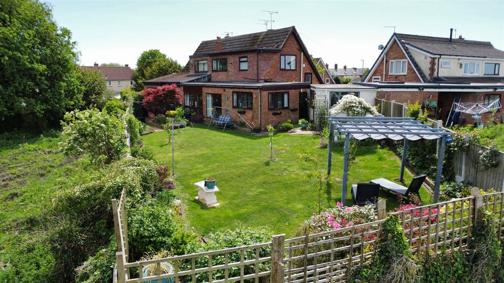 Property photo 3 of 26 Knowsley View Rear Garden