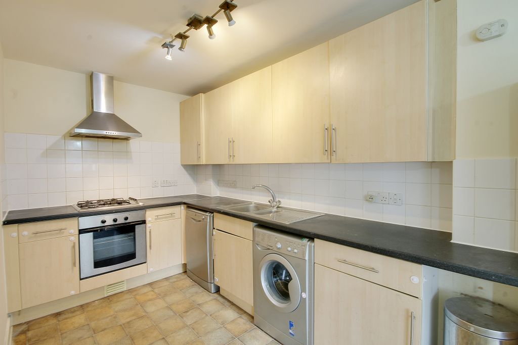 Property photo 3 of 9 Kitchen