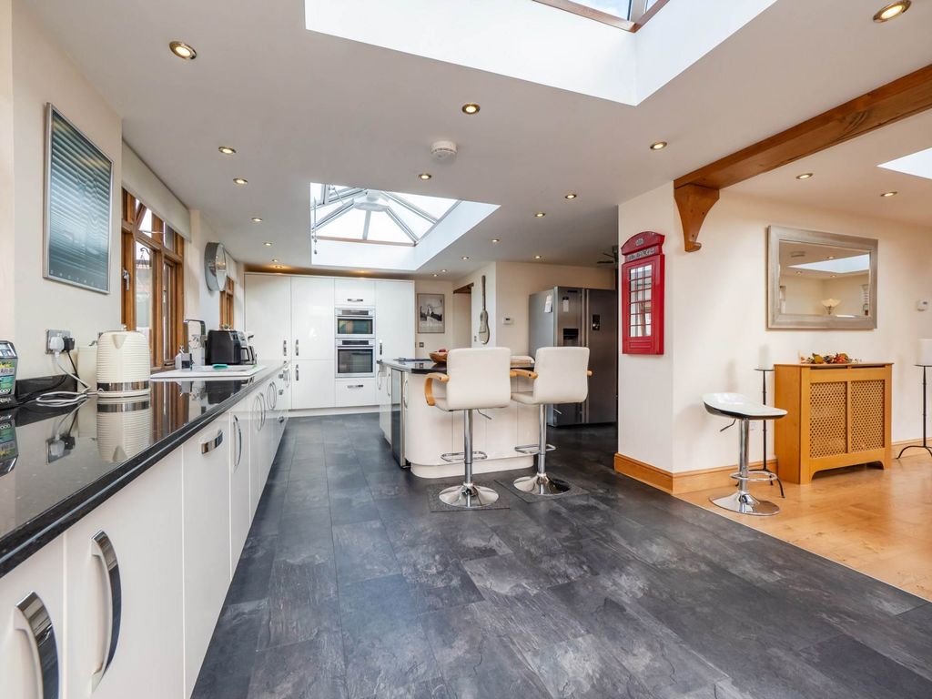 Property photo 2 of 49
