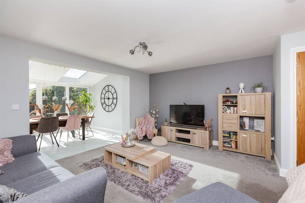 Property photo 2 of 21