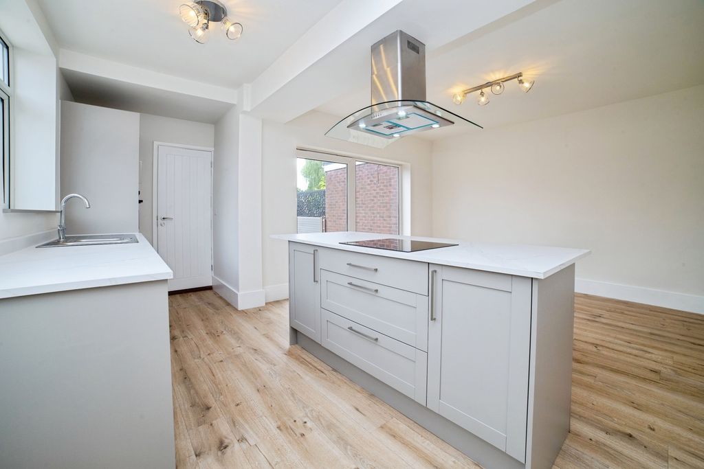 Property photo 2 of 29 Kitchen Dining Room
