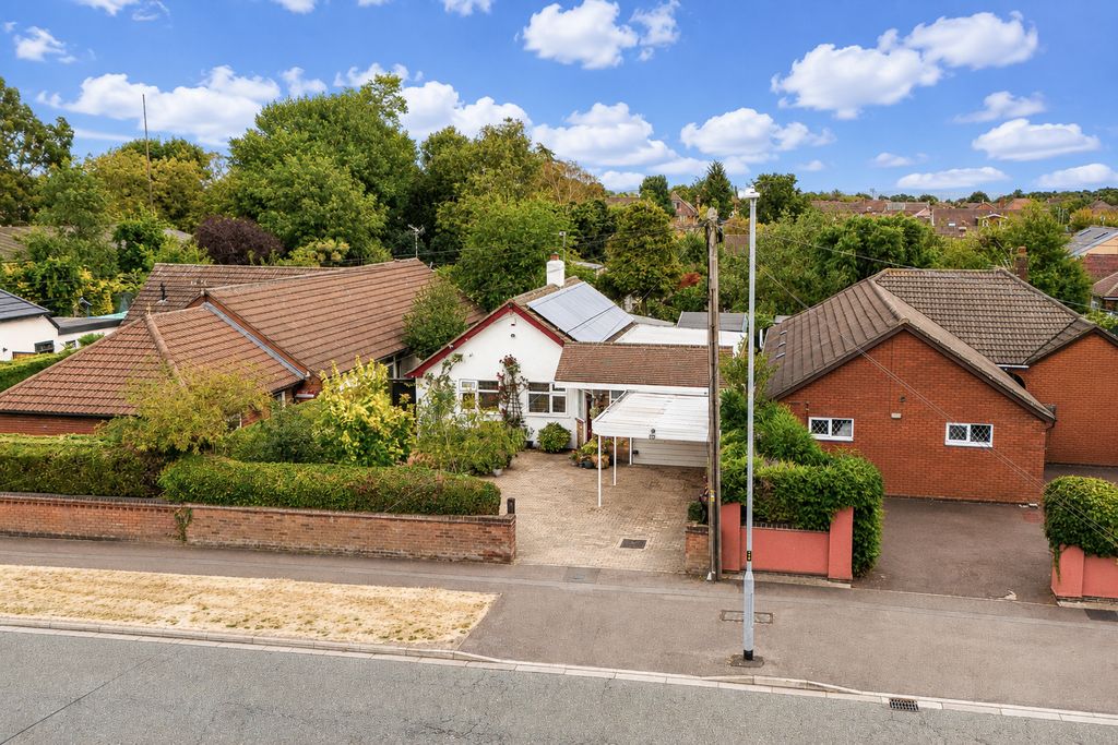 Property photo 1 of 40 F3