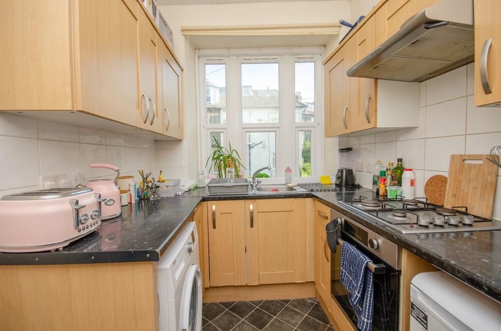 Property photo 2 of 9 Kitchen.Jpg