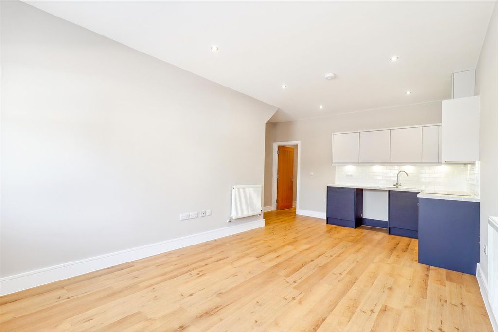 Property photo 3 of 8 Img_4774.Jpg