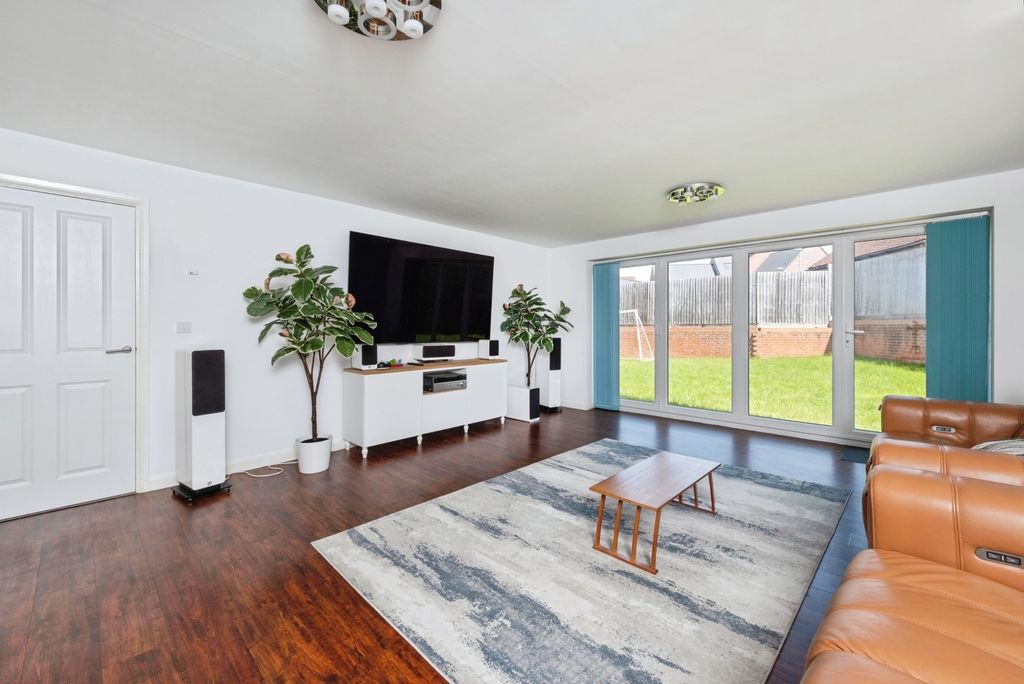 Property photo 2 of 20 Pbox-Img.Jpg