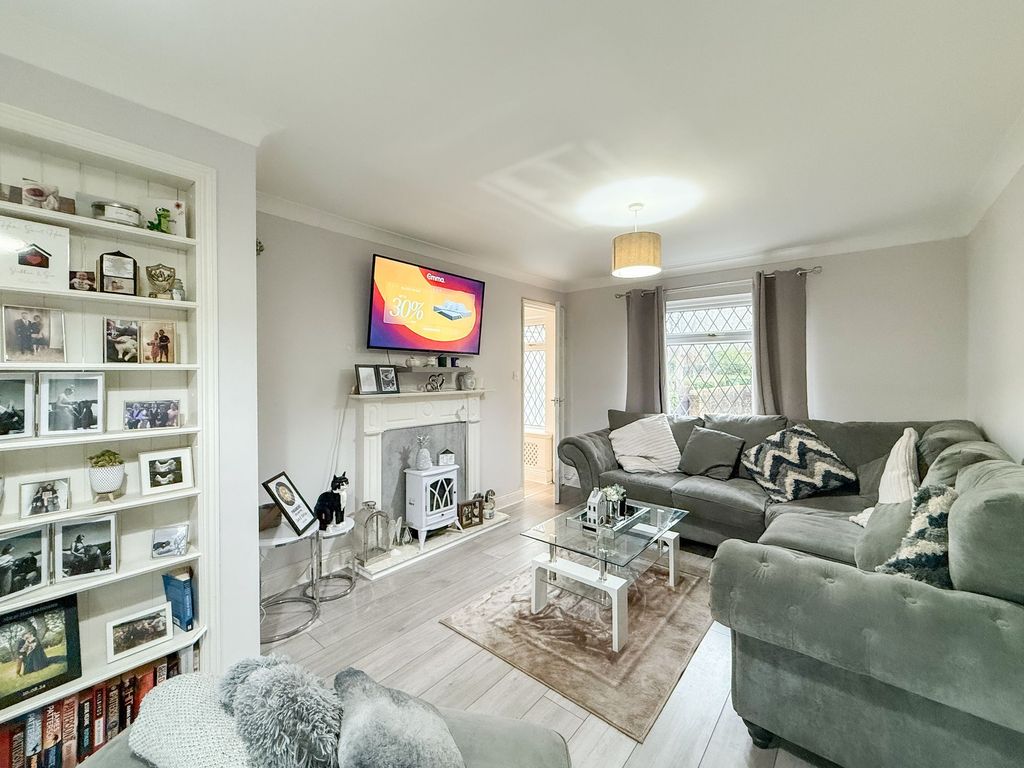 Property photo 2 of 10 Lounge