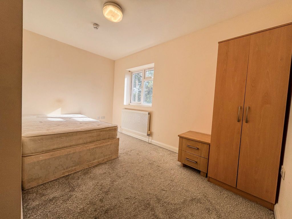 Property photo 1 of 4