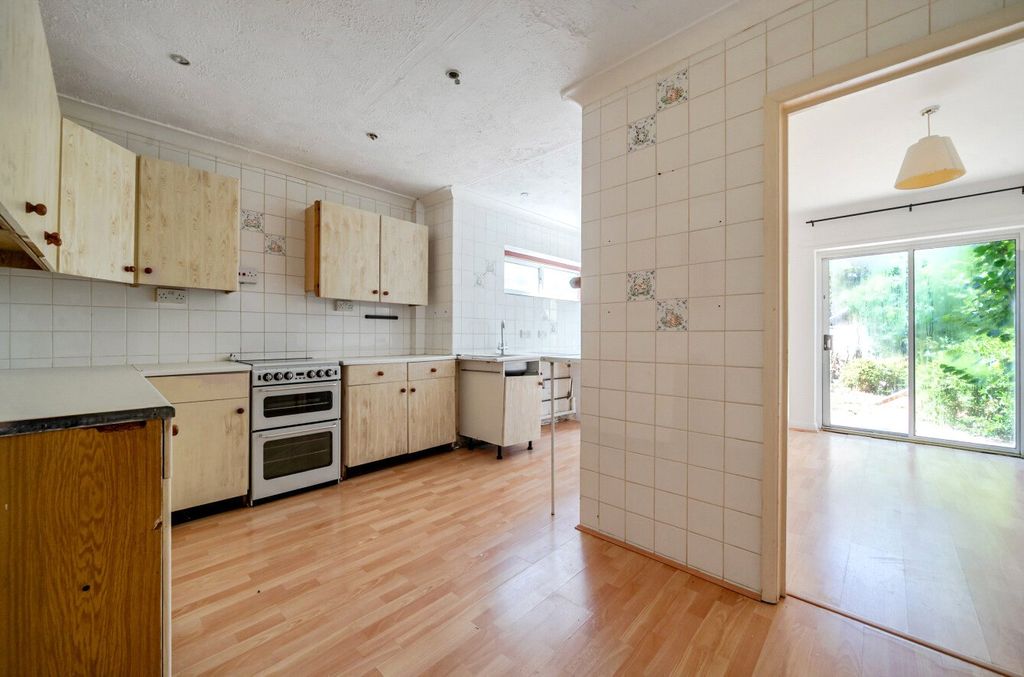 Property photo 3 of 10 42-6A79ce9d1c306-...