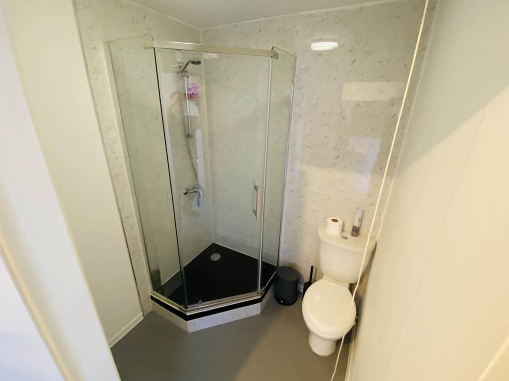 Property photo 3 of 4 Shower Room