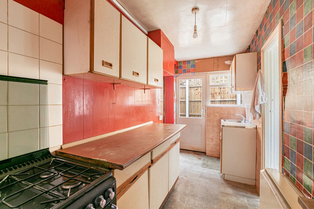 Property photo 3 of 27 Kitchen