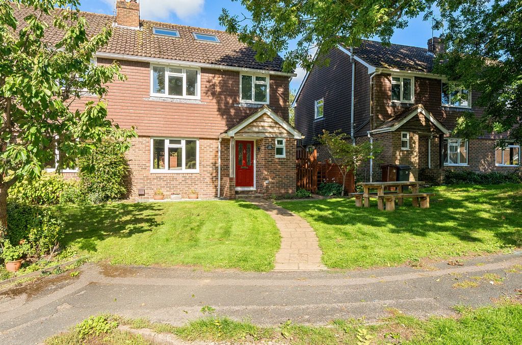 Property photo 1 of 12 1358140-2-68d133A...