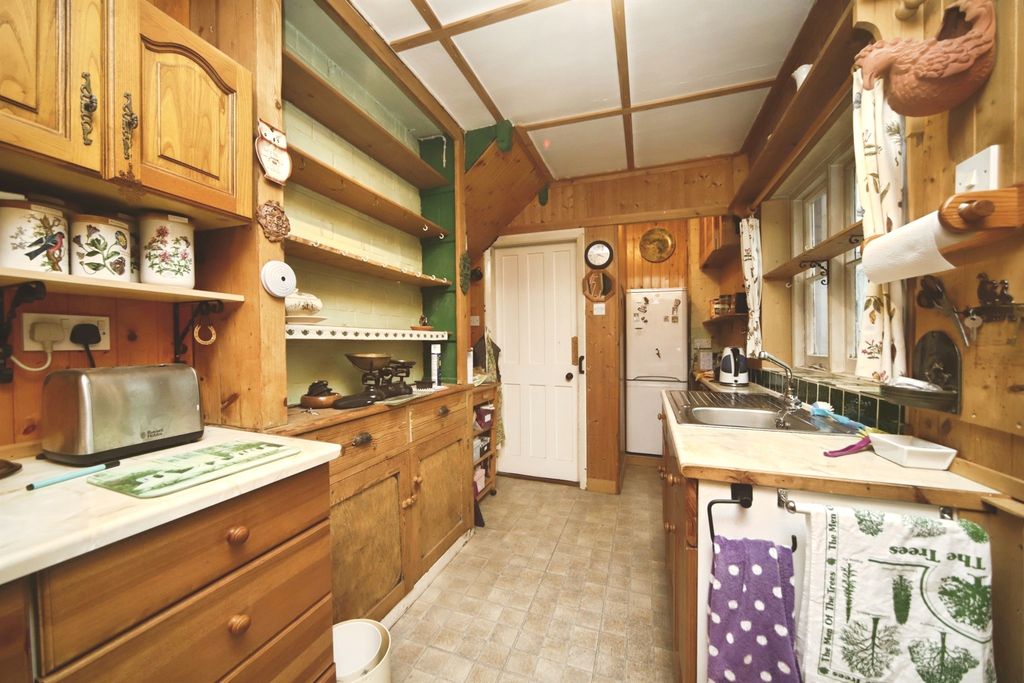 Property photo 3 of 23