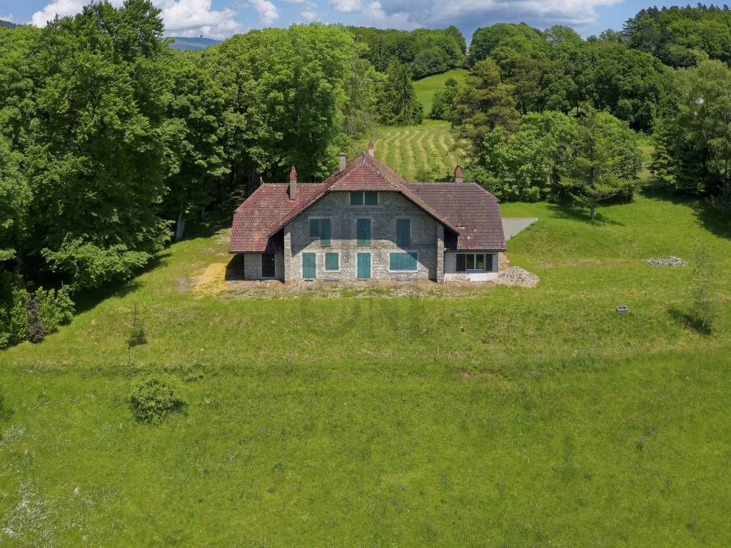 Property photo 2 of 8